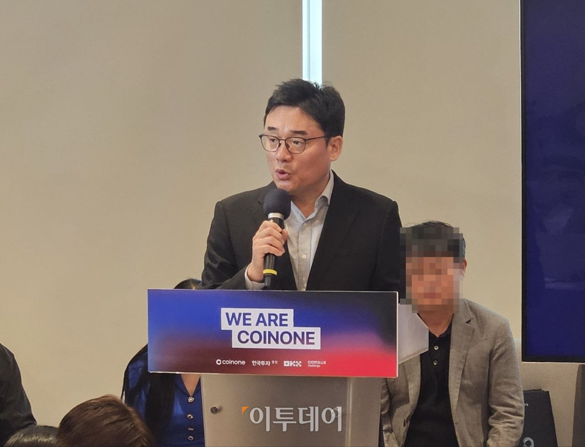 ▲4일 서을 여의도 코인원 본사에서 열린 코인원·한국투자증권·OKX·컴투스홀딩스 공동 기자간담회에서 정철호 컴투스홀딩스 대표가 발언하고 있다. (박정호 기자 godot@)