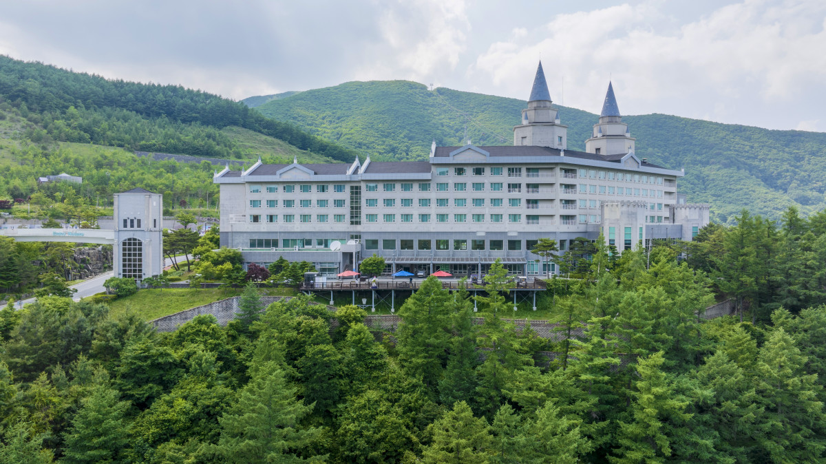 ▲팰리스호텔 전경 (사진제공=강원랜드)