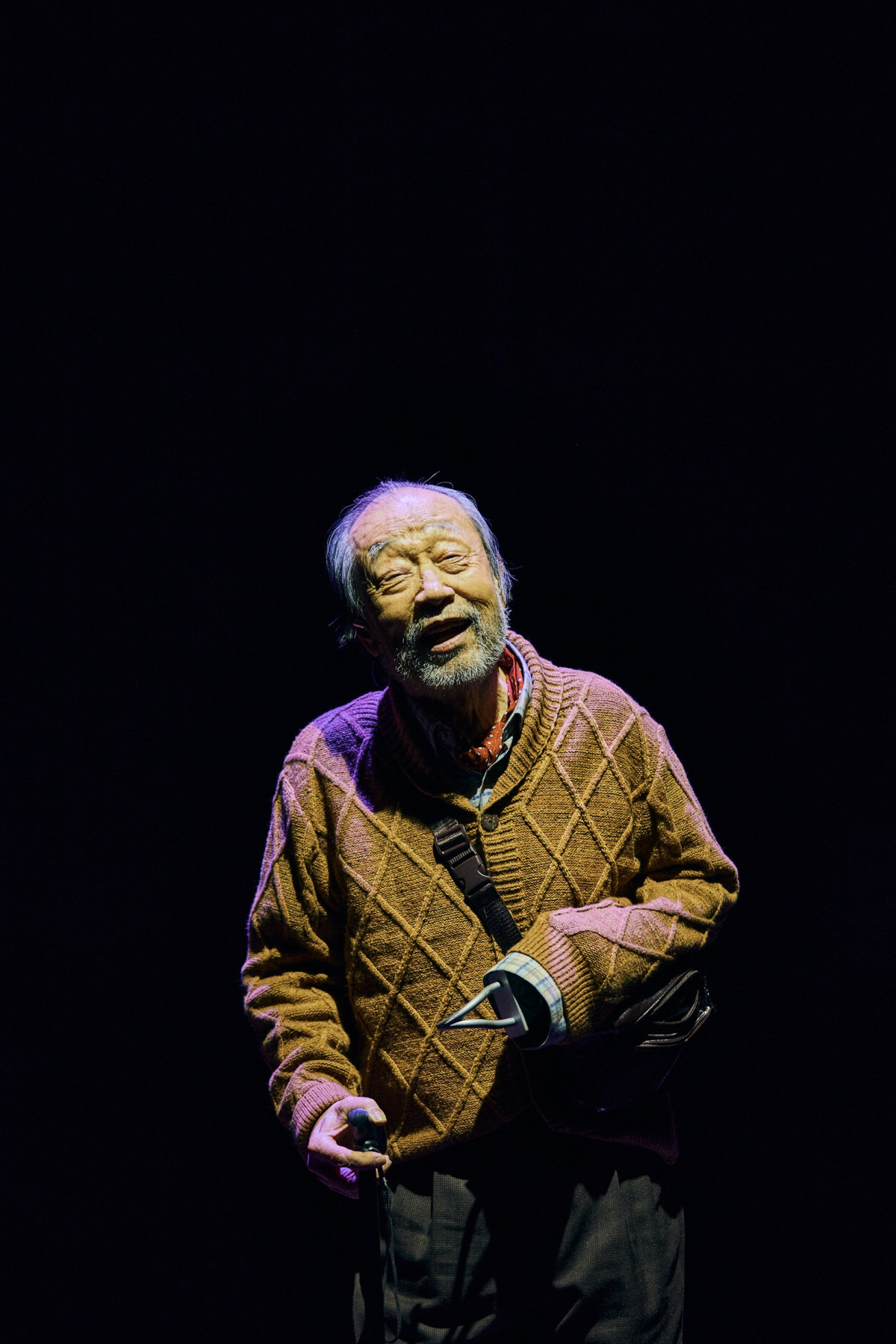 ▲연극 ‘불란서 금고’에서 장인 역을 연기하고 있는 배우 신구.(파크컴퍼니)