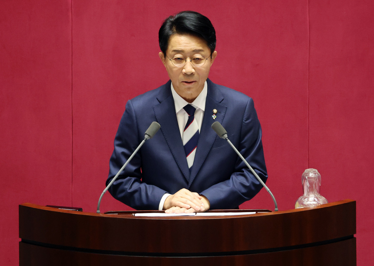 ▲22대 후반기 국회의장에 선출된 더불어민주당 조정식 의원이 5일 국회에서 열린 '제436회 국회(임시회) 제1차 본회의'에서 당선 인사를 하고 있다. (연합뉴스)