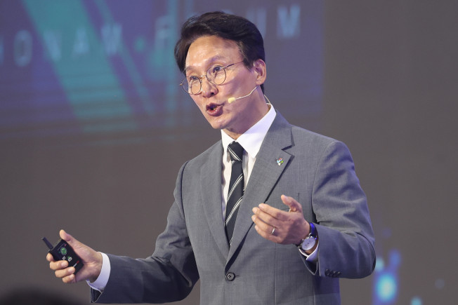 ▲6일 오후 광주 서구 치평동 김대중컨벤션센터에서 열린 KBC 광주방송 주관 2026 뉴호남포럼에서 김민석 국무총리가 '대전환시대, 통합의 의미와 국가전략'을 주제로 기조연설을 하고 있다. (연합뉴스)