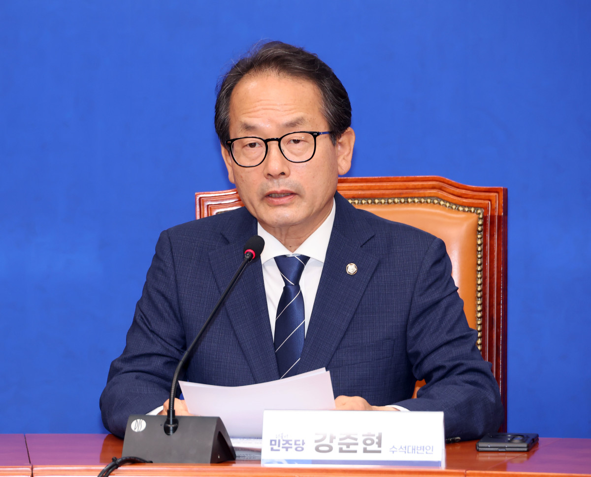 ▲더불어민주당 강준현 수석대변인이 7일 국회에서 기자간담회를 열고 있다. 사진=연합뉴스
