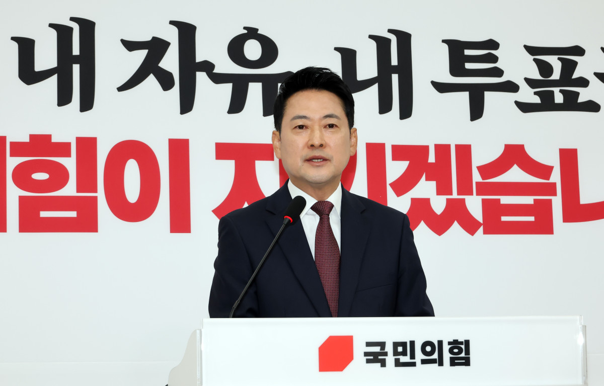 ▲국민의힘 장동혁 대표가 7일 국회에서 6·3 지방선거에서 불거진 투표용지 부족 사태와 관련한 기자회견을 열고 있다. 사진=연합뉴스