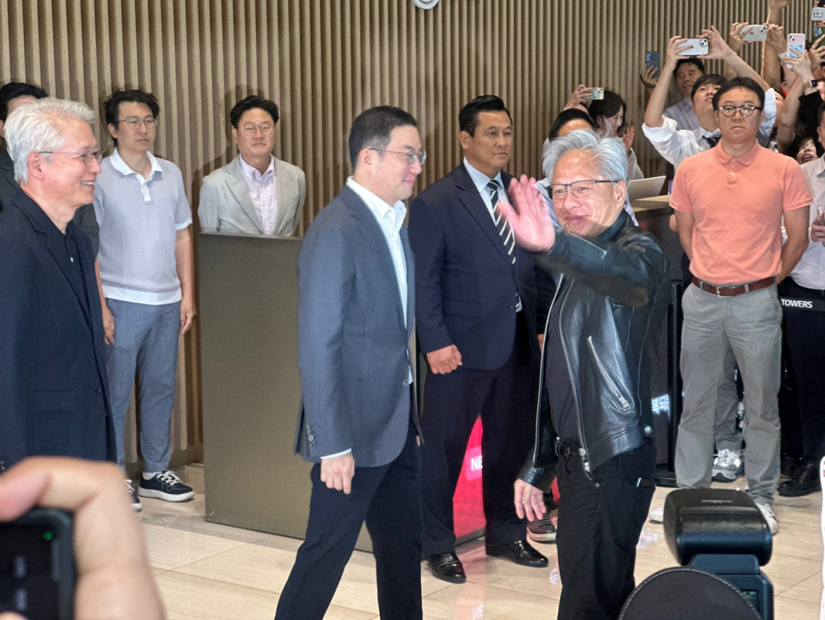 ▲젠슨 황 엔비디아 최고경영자(CEO)가 8일 구광모 LG그룹 회장과의 회동을 위해 서울 여의도 LG 트윈타워를 방문했다. (이수진 기자 abc123@)