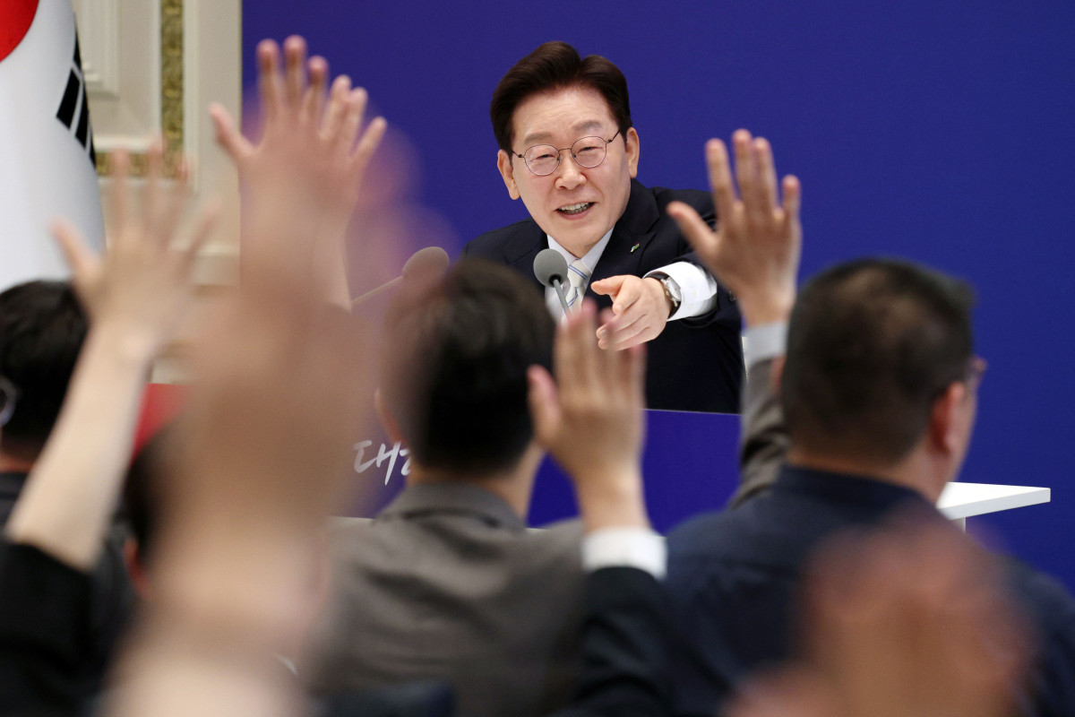 ▲이재명 대통령이 8일 청와대 영빈관에서 열린 취임 1주년 기자회견에서 취재진의 질문을 받고 있다. 사진=연합뉴스