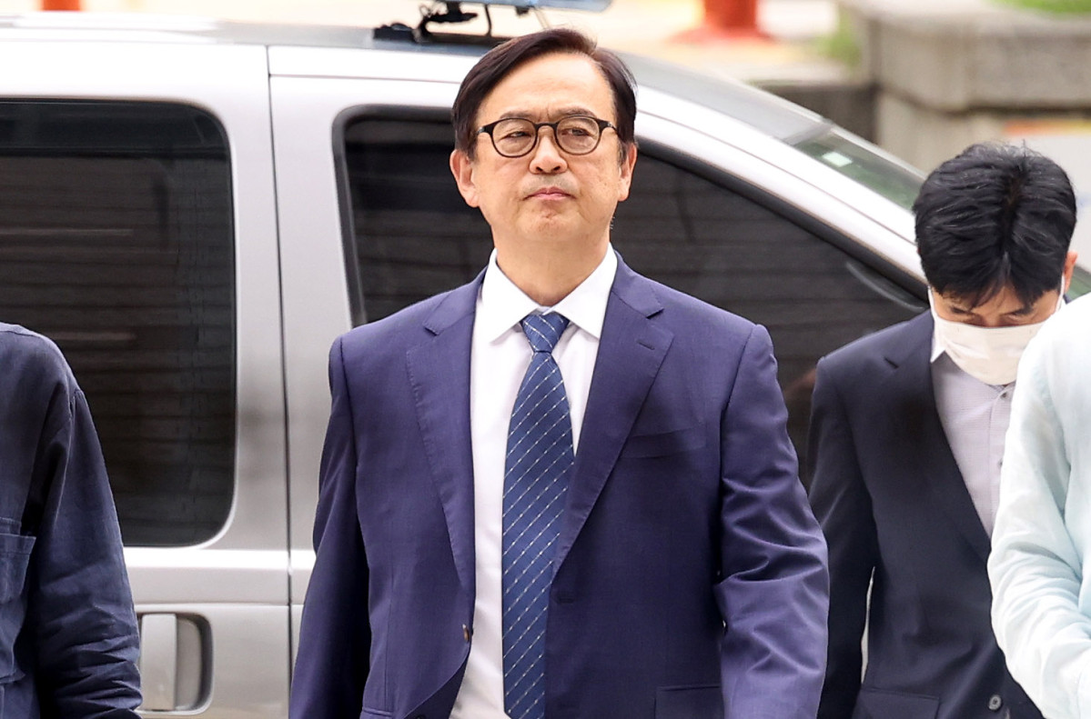 ▲안승호 전 삼성전자 IP센터장(부사장)이 2024년 5월 30일 오전 서울 서초구 서울중앙지방법원에서 '삼성전자 내부 기밀자료 불법 취득' 혐의와 관련 구속 전 피의자 심문(영장실질심사)에 출석하고 있다. (뉴시스)