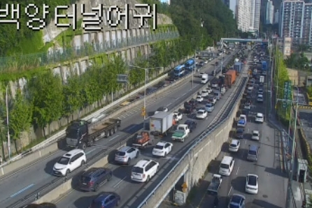 ▲[속보] 부산 백양터널서 관광버스 고장…당감→모라 방향 정체 (출처=부산광역시 교통정보서비스센터 캡처)
