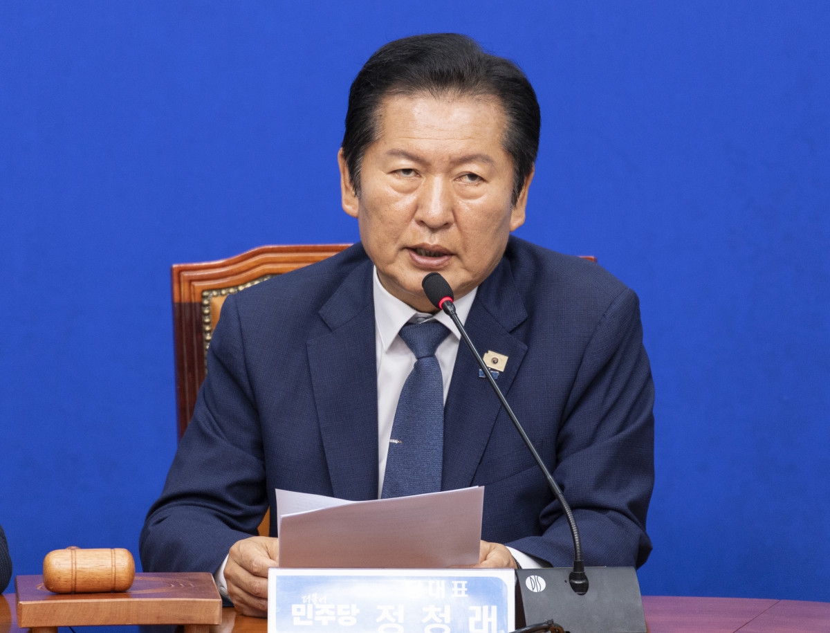 ▲더불어민주당 정청래 대표가 10일 국회에서 지방선거 이후 처음으로 열린 최고위원회의에서 발언하고 있다 (연합뉴스)