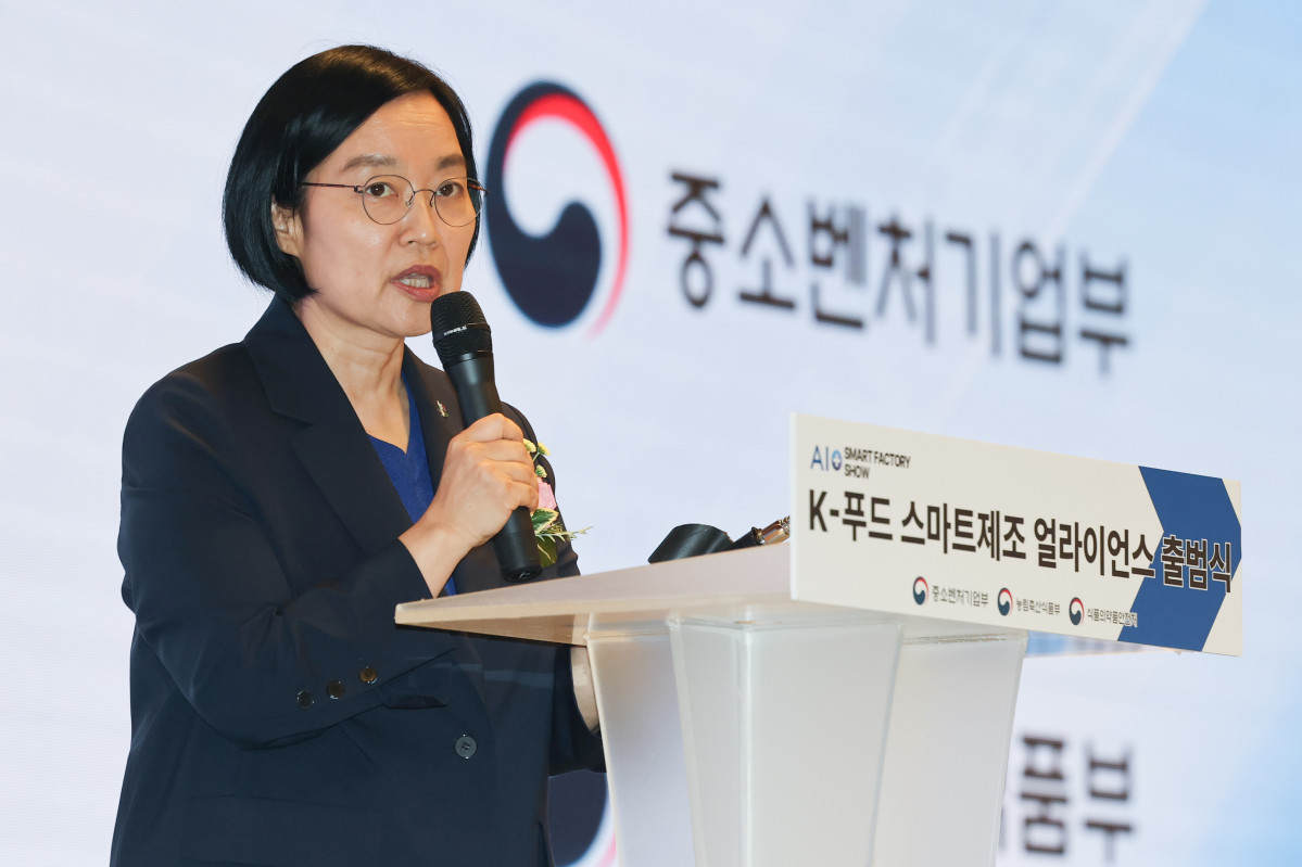▲국무총리 후보자인 한성숙 중소벤처기업부 장관이 10일 서울 강남구 코엑스에서 열린 K-푸드 스마트제조 얼라이언스 출범식에서 인사말을 하고 있다. (연합뉴스)