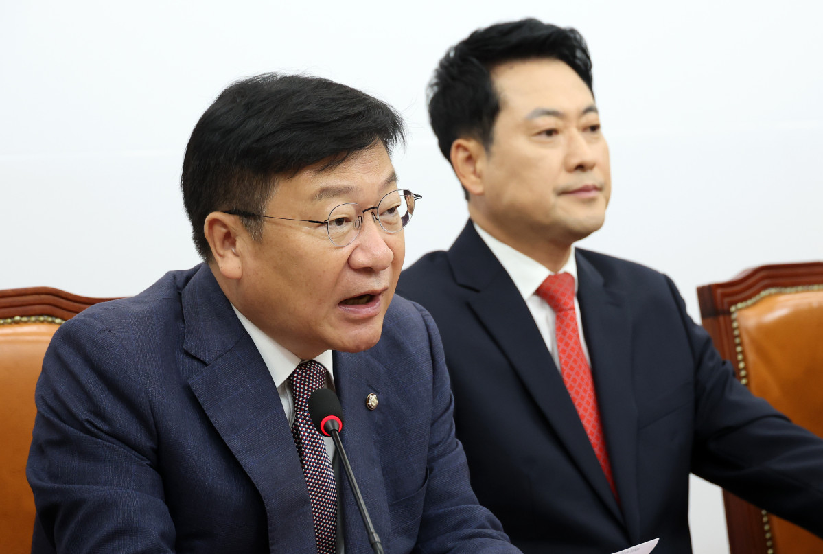 ▲국민의힘 정점식 원내대표가 11일 국회에서 열린 최고위원회의에서 발언하고 있다. 오른쪽 장동혁 대표. (연합뉴스)