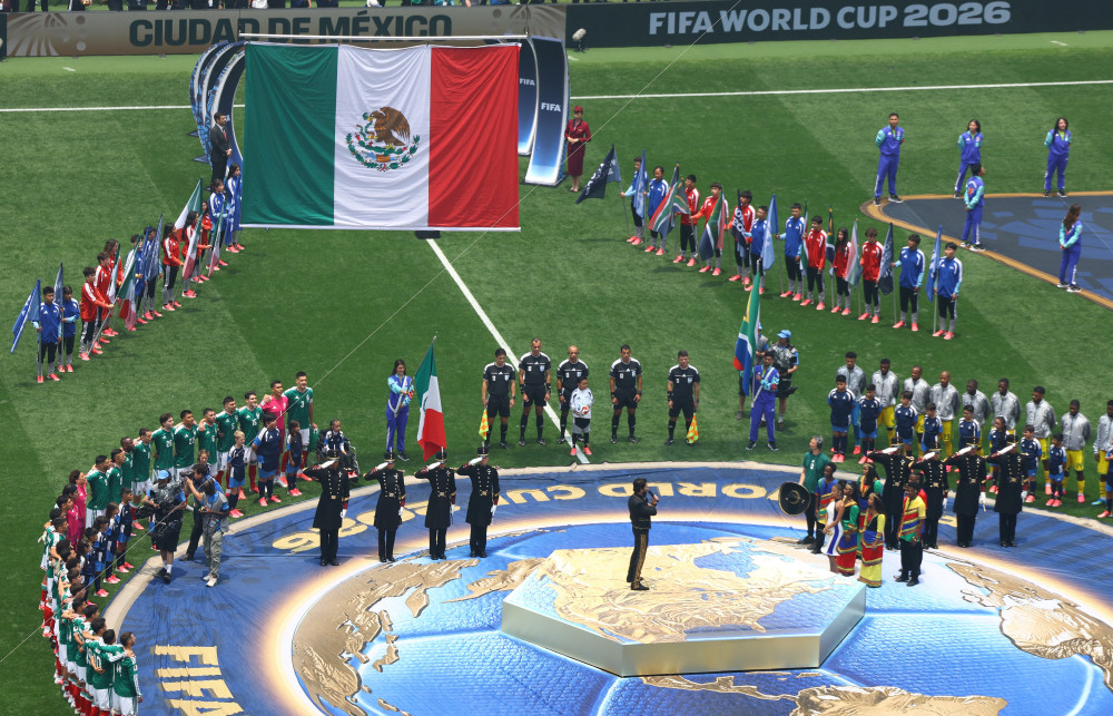 ▲11일(현지시간) 멕시코 멕시코시티 에스타디오 아스테카에서 열린 2026 FIFA 월드컵 조별리그 A조 멕시코와 남아프리카공화국의 경기 시작 전 양 팀 선수들이 국가 연주를 위해 도열해 있다. (로이터/연합뉴스)