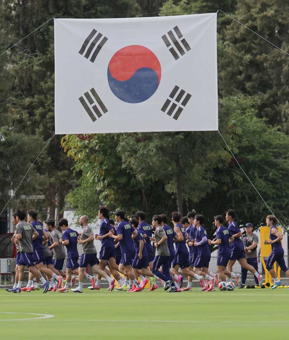▲한국 축구 국가대표팀 선수들이 2026 북중미 월드컵 체코와의 조별리그 1차전을 하루 앞둔 10일(현지시간) 멕시코 과달라하라 인근 사포판의 치바스 바예 베르데에서 훈련을 하고 있다. (연합뉴스)