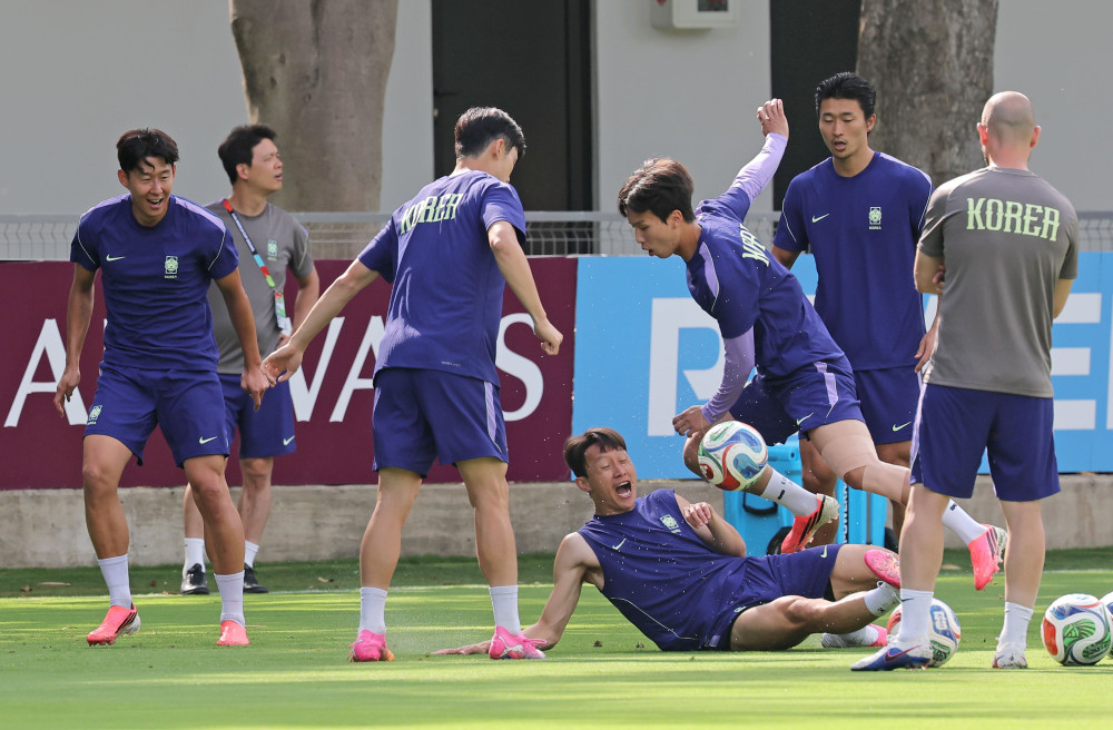 ▲한국 축구 국가대표팀 선수들이 2026 북중미 월드컵 체코와의 조별리그 1차전을 하루 앞둔 10일(현지시간) 멕시코 과달라하라 인근 사포판의 치바스 바예 베르데에서 훈련을 하고 있다. (연합뉴스)