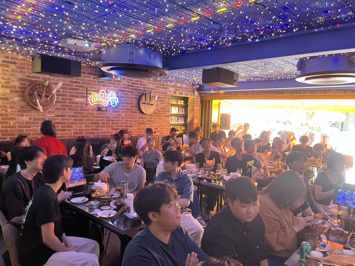 ▲BBQ 홍대입구점. (사진제공=BBQ)