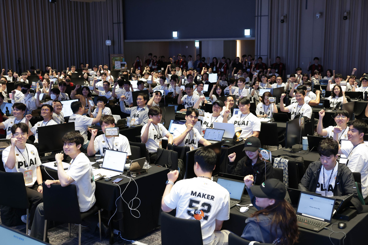 ▲GS 임직원들이 지난해 9월 8~9일 서울 강남구 웨스틴 서울 파르나스에서 열린 ‘제4회 GS그룹 해커톤’에 참가하고 있다. (사진제공=GS)