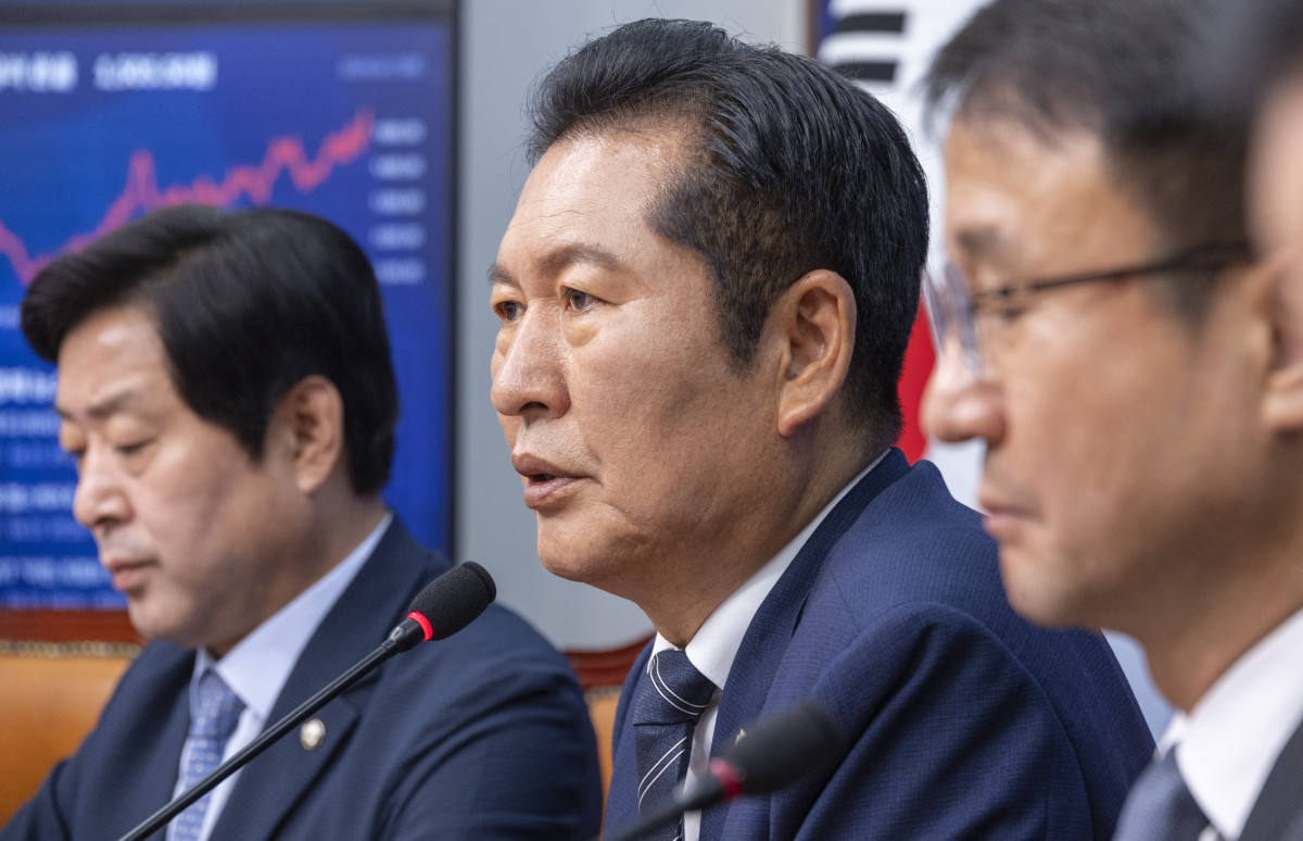 ▲더불어민주당 정청래 대표가 15일 국회에서 열린 최고위원회의에서 발언하고 있다. 사진=연합뉴스