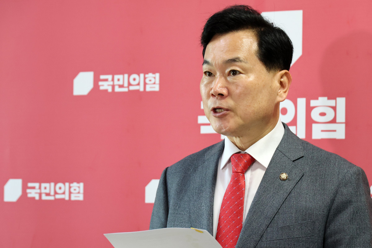 ▲국민의힘 김승수 원내운영수석부대표가 15일 국회에서 원내대표단 내정 명단을 발표하고 있다. (연합뉴스)