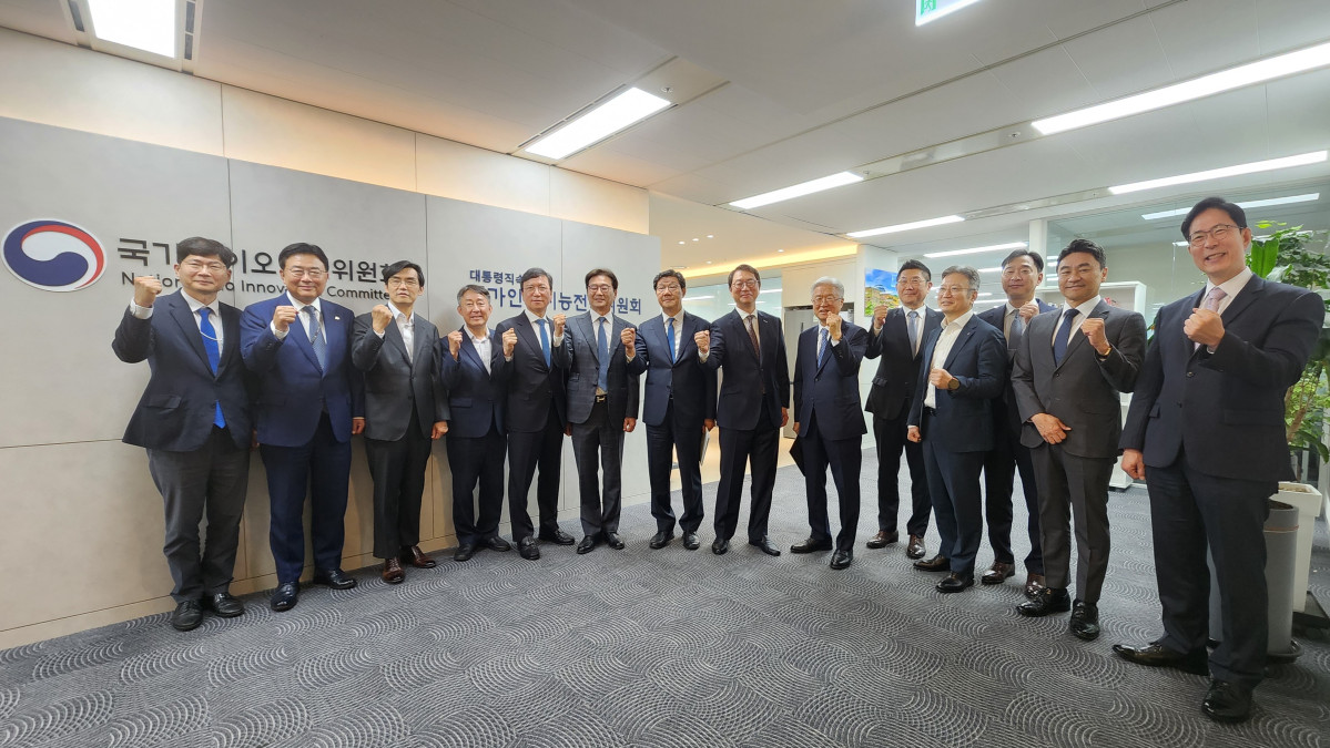 ▲한국제약바이오협회 이사장단은 15일 서울스퀘어에서 국가바이오혁신위원회와 간담회를 진행했다. (사진제공=한국제약바이오협회)