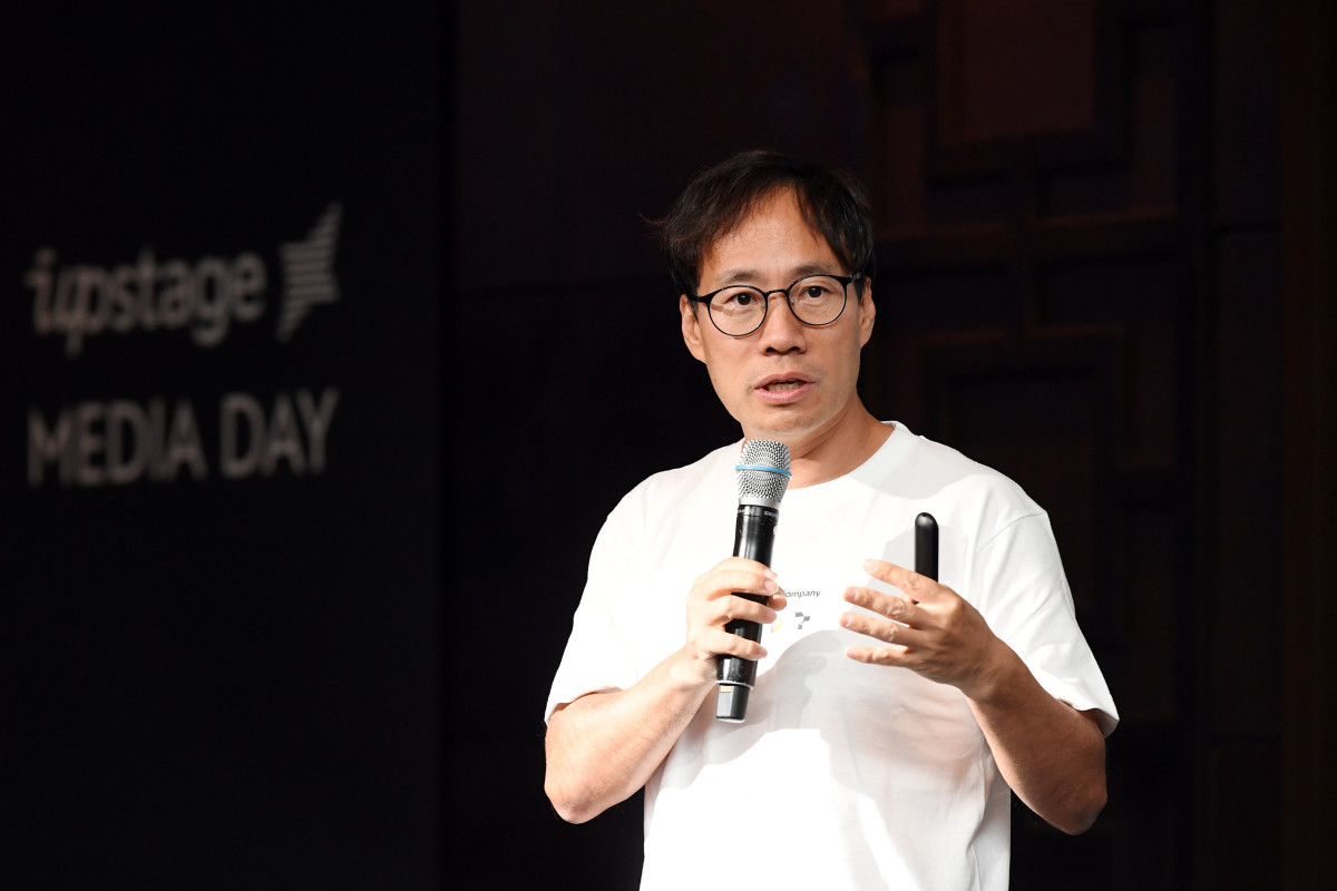 ▲김성훈 업스테이지 대표가 16일 서울 여의도 콘래드 호텔에서 ‘미디어 데이’를 열고 향후 청사진을 발표하고 있다. (사진제공=업스테이지)