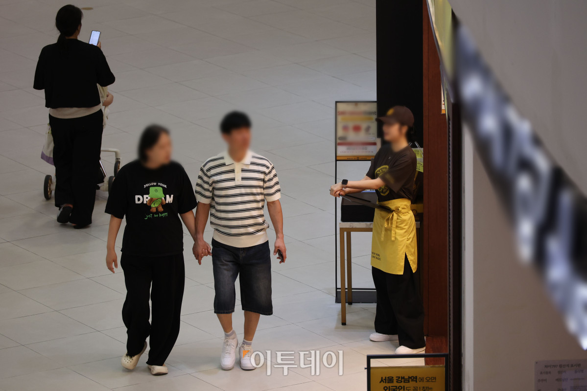 ▲16일 서울의 한 음식점이 분주한 모습이다. 고이란 기자 photoeran@