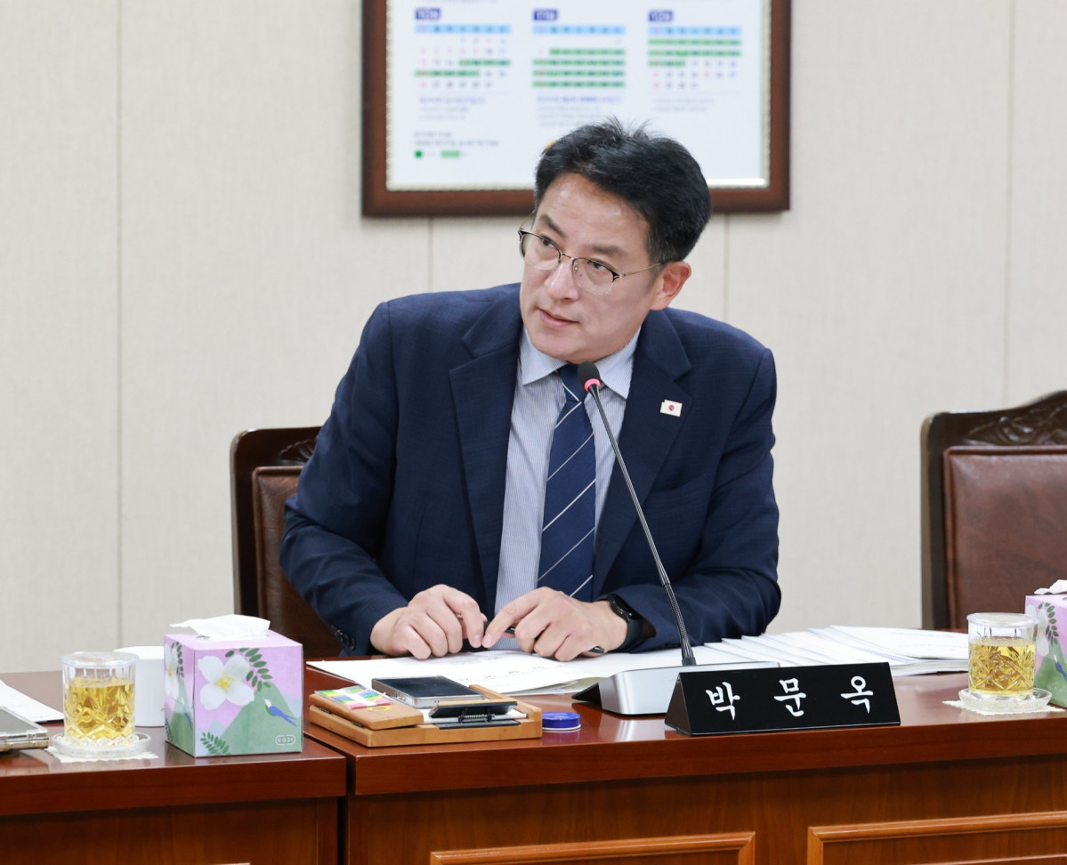 ▲박문옥 전남도의원(더불어민주당·목포3)이 삼성전자 반도체 공장 투자와 관련해 통합특별시 균형발전과 광주 이남 지역 우선 투자를 촉구했다. (사진제공=전남도의회)