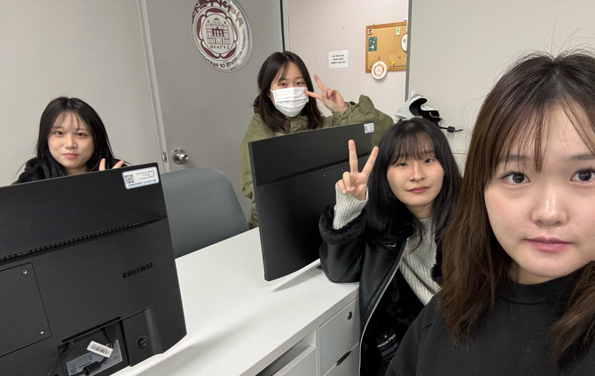 ▲(왼쪽부터)덕성여대 데이터사이언스학과 이유림, 문영신, 이가은, 유시연 학생. (사진=덕성여대)
