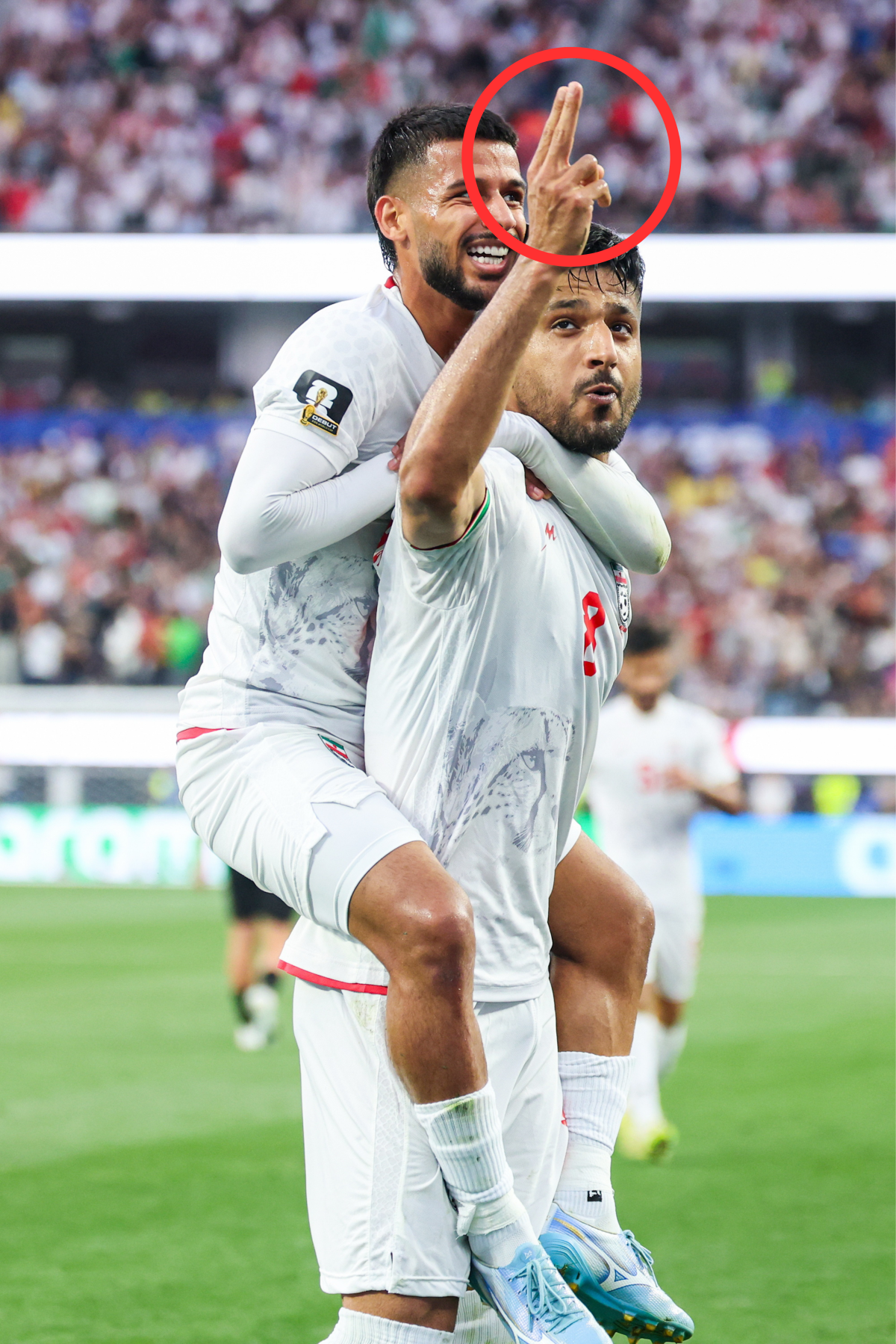 ▲이란 축구 대표팀의 미드필더 메흐디 가예디(알 나스르)와 공격수 모하마드 모헤비(로스토프). (EPA/연합뉴스)
