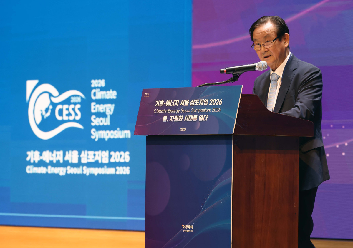 ▲17일 서울 강남구 ST센터에서 열린 ‘기후-에너지 서울 심포지엄(CESS) 2026’에서 대회위원장인 곽결호 한국물포럼 총재가 인사말을 하고 있다. ‘물, 자원화 시대를 열다’를 주제로 이투데이와 한국물포럼이 주관한 CESS(Climate Change-Energy Seoul Symposium)2026은 기후변화-에너지 프레임의 중심에 ‘물’을 놓고 가치의 재정의와 자원화 관점에서 물 산업의 오늘과 내일을 조망하는 자리다. 신태현 기자 holjjak@
