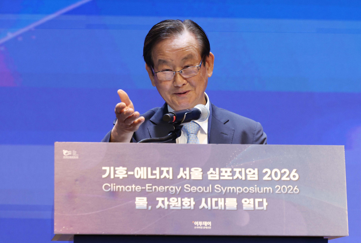 ▲17일 서울 강남구 ST센터에서 열린 ‘기후-에너지 서울 심포지엄(CESS) 2026’에서 대회위원장인 곽결호 한국물포럼 총재가 인사말을 하고 있다. ‘물, 자원화 시대를 열다’를 주제로 이투데이와 한국물포럼이 주관한 CESS(Climate Change-Energy Seoul Symposium)2026은 기후변화-에너지 프레임의 중심에 ‘물’을 놓고 가치의 재정의와 자원화 관점에서 물 산업의 오늘과 내일을 조망하는 자리다. 신태현 기자 holjjak@