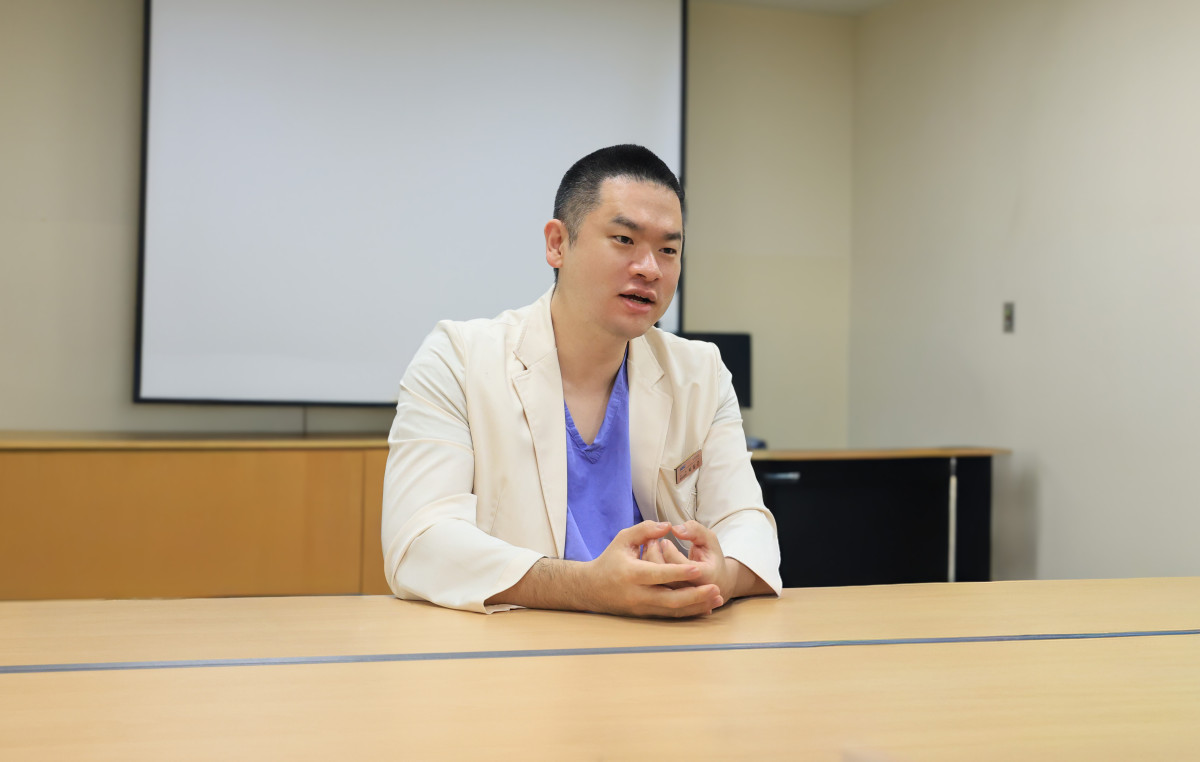 ▲소아심장외과를 선택한 것에 대해 박일근 삼성서울병원 소아심장외과 교수는 “힘든 것보다 기쁘고 행복한 순간이 훨씬 많다”며 미소지었다. (사진제공=삼성서울병원)