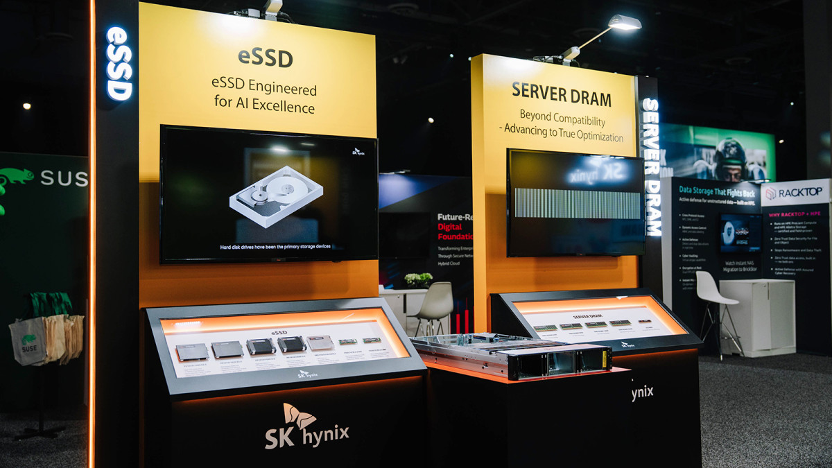 ▲HPE 디스커버 2026에 소개된 SK하이닉스의 eSSD 제품들 (사진제공=SK하이닉스)