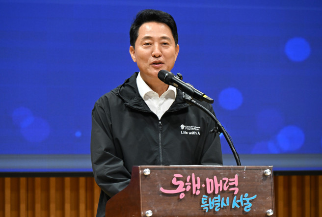 ▲오세훈 서울시장이 19일 서울시청에서 열린 'AI서울테크 연구지원사업 연구생 증서 수여식'에서 축사를 하고 있다. (사진제공=서울시)