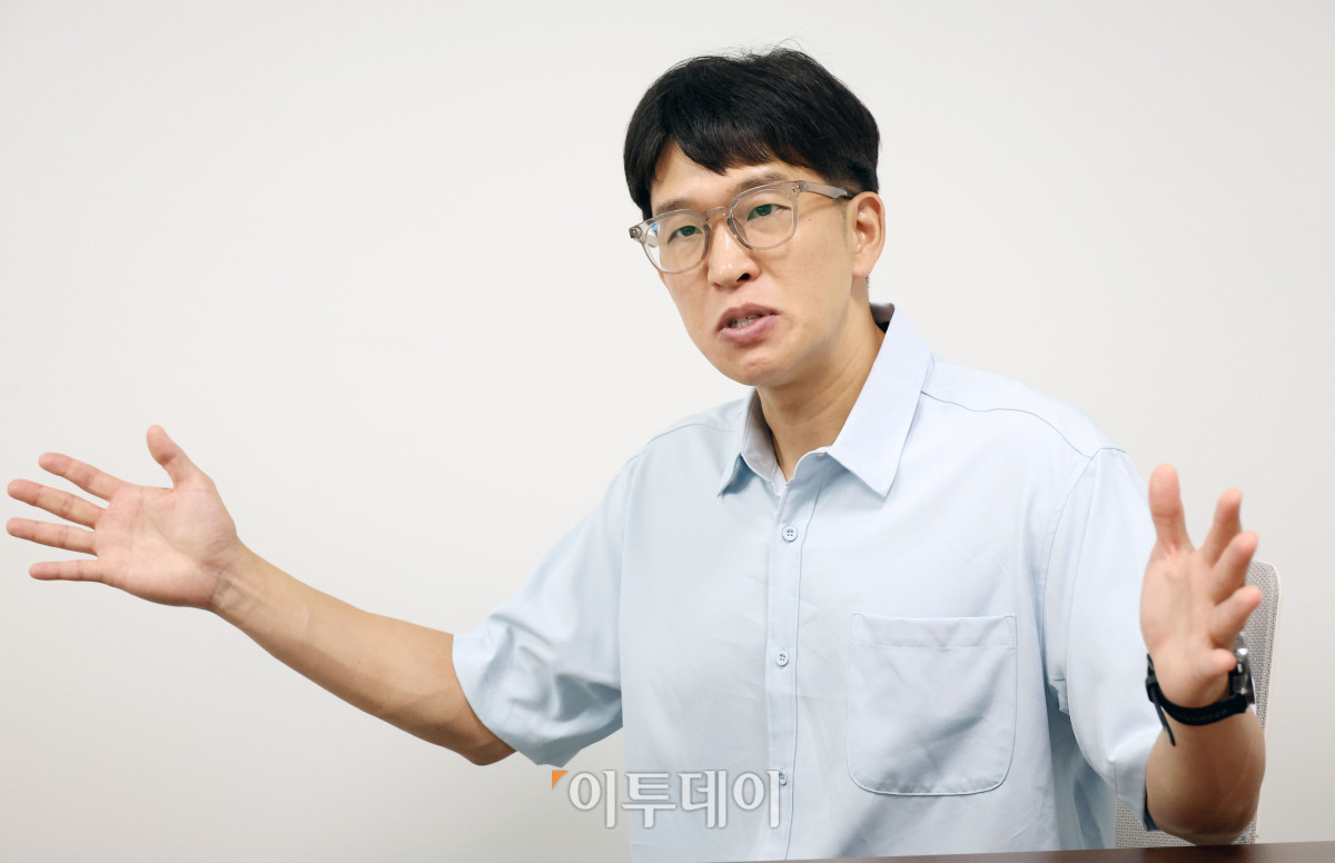 ▲전동혁 큐로셀 생산기술센터장(상무)이 최근 대전 유성구 본사에서 이투데이와 인터뷰를 하고 있다. 고이란 기자 photoeran@