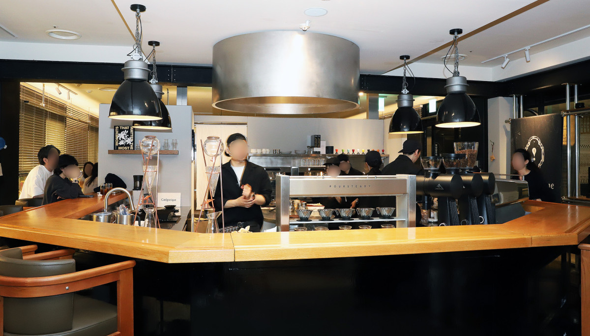 ▲신세계백화점 강남점 11층에 새롭게 오픈한 카테고릭 카페 매장. (사진제공=신세계백화점)