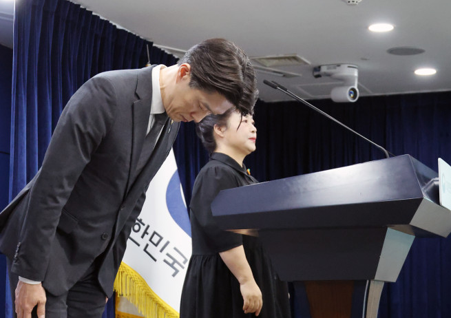 ▲노용석 중소벤처기업부 제1차관이 22일 서울 종로구 정부서울청사에서 모두의 창업 개인정보 유출과 관련해 사과하고 있다. (연합뉴스)