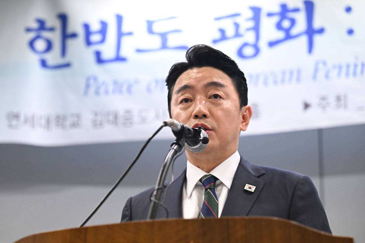 <b>강훈식</b> “반도체 <b>초과세수</b> 미래세대 집중 <b>투자</b>해야”