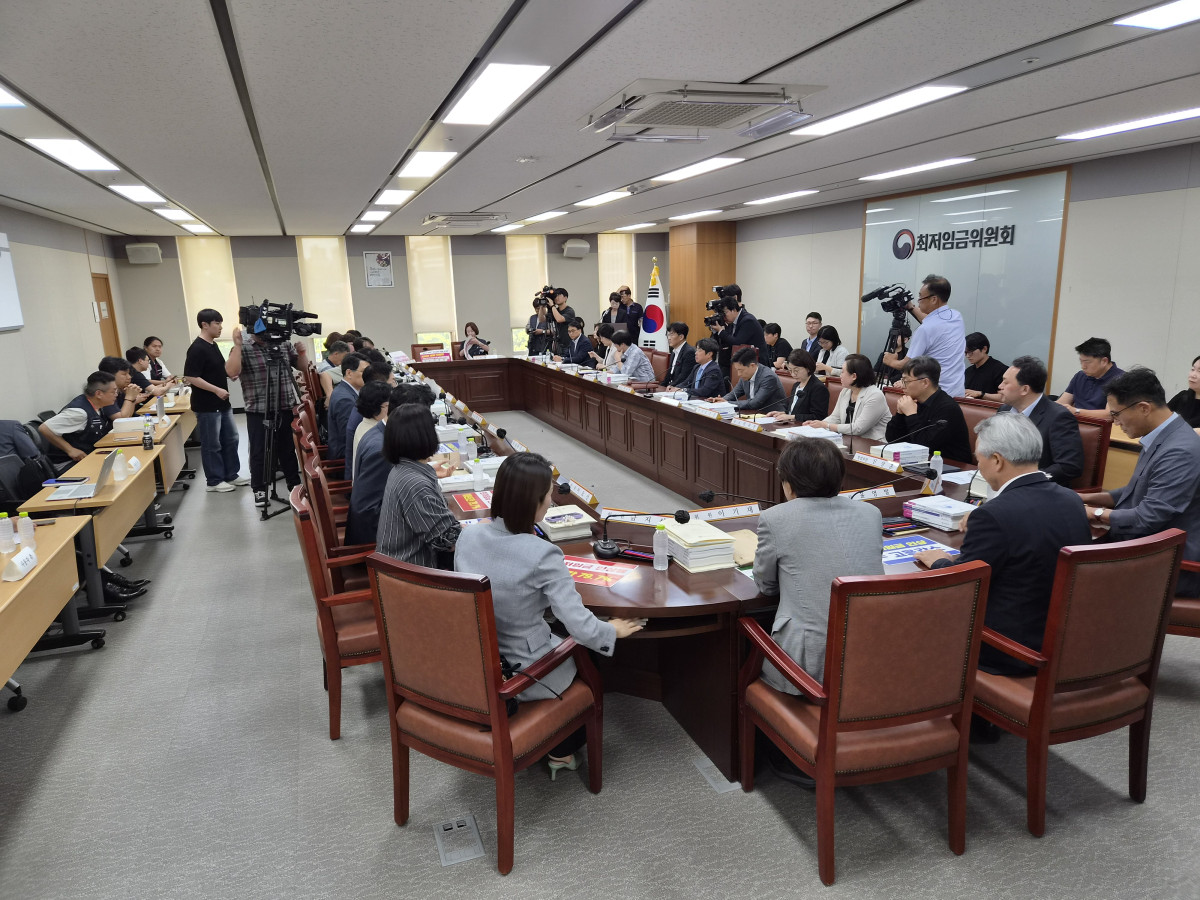 ▲23일 정부세종청사에서 최저임금위원회 8차 전원회의가 열리고 있다. (김지영 인구정책전문기자 @jye)