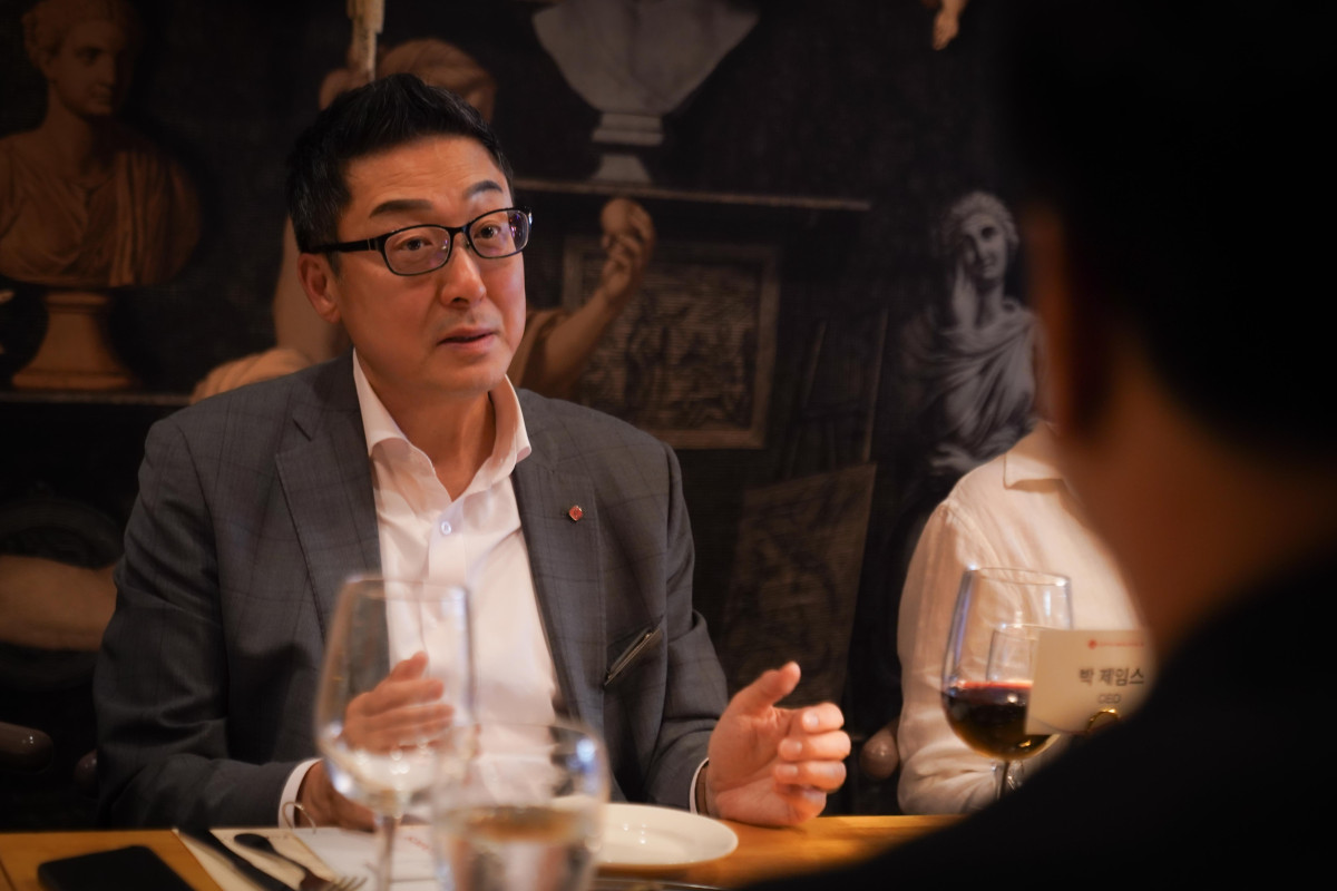 ▲박제임스 롯데바이오로직스 대표가 바이오USA 행사장 인근에서 기자간담회를 열고 “글로벌 CDMO 시장 톱10 수준의 생산 역량을 확보했다”고 밝혔다. (사진제공=롯데바이오로직스)
