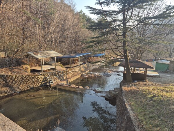 ▲전남 산림계곡 불법시설 정비 전 모습이다. (사진제공=전남도)
