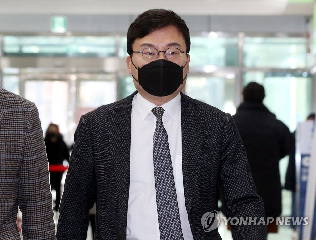 ▲이상직 의원이 2022년 1월 전주지법에 출석하고 있다. (연합뉴스)