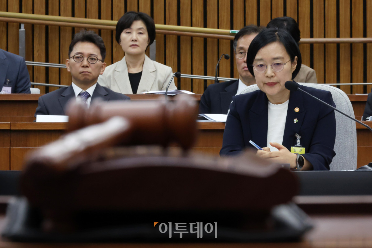 ▲한성숙 국무총리 후보자가 25일 서울 여의도 국회에서 열린 인사청문회에 참석하고 있다. 고이란 기자 photoeran@