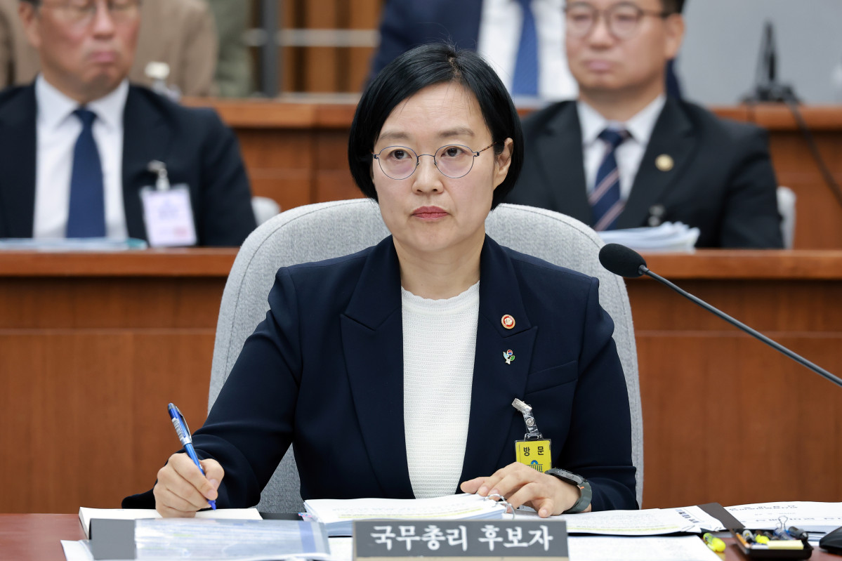 ▲한성숙 국무총리 후보자가 25일 국회에서 열린 인사청문회에서 메모하고 있다. 사진=연합뉴스