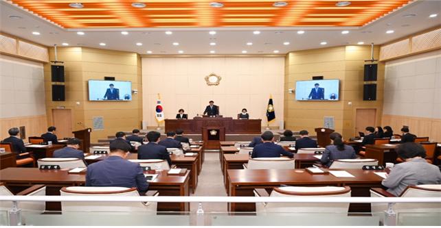 ▲제9대 남원시의회가 본회의를 열고 주요 안건을 심의하고 있다. (사진제공=남원시의회)