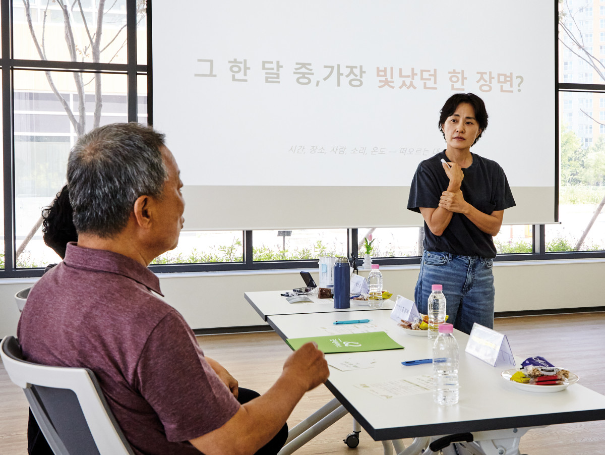 ▲박소정 워싱턴대학교 세인트루이스 브라운스쿨 사회복지학 부교수가 평가회 2부 발표를 하고 있다.(이미지=박진주 프리랜서)