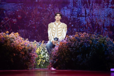 ▲콘서트 무대 위의 임영웅.(물고기뮤직)