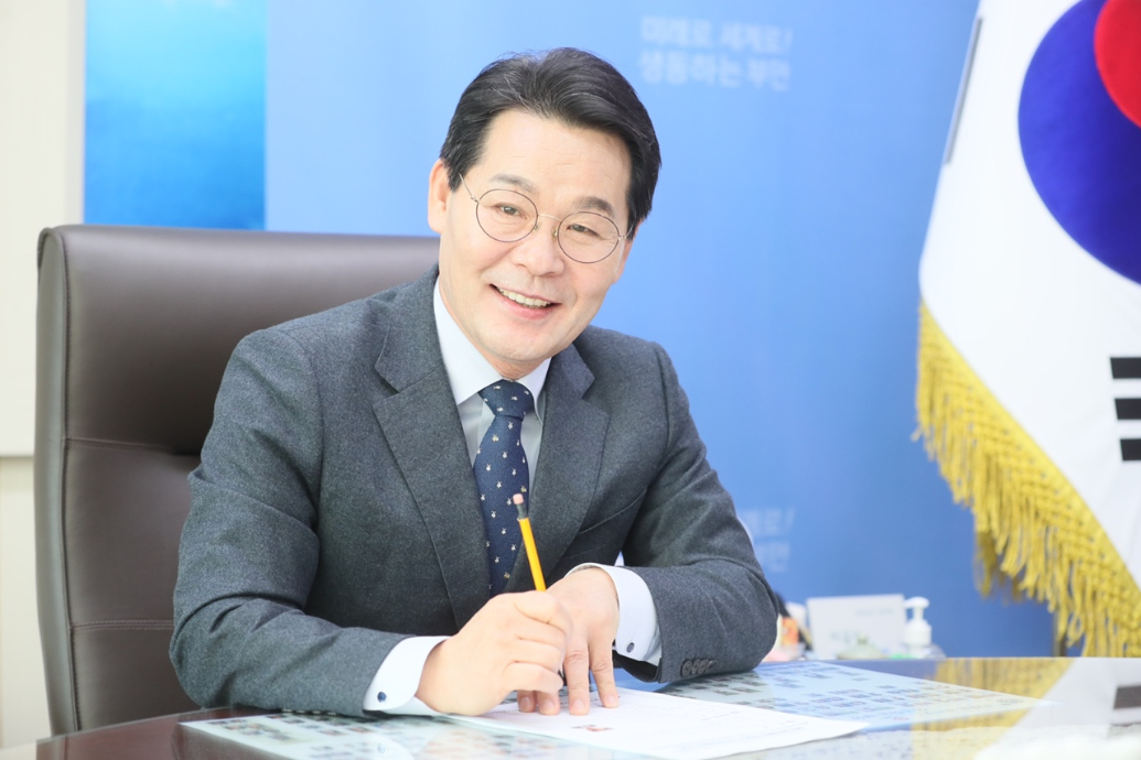 ▲권익현 부안군수 당선인이 민선 9기 핵심 비전과 주요 공약을 설명하고 있다. (사진제공=부안군)