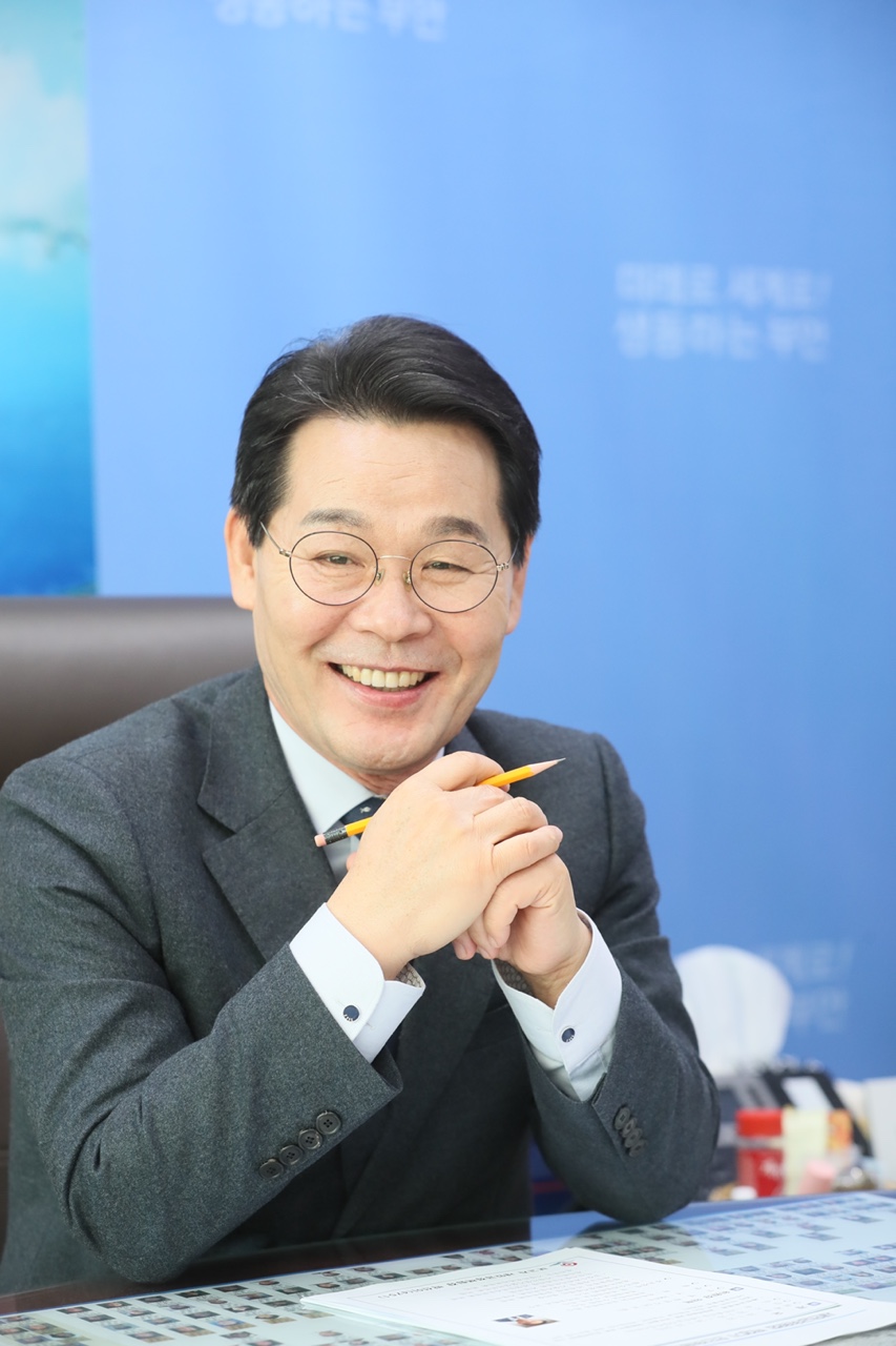 ▲권익현 부안군수 당선인이 군민들에게 포부를 설명하고 있다. (사진제공=부안군)