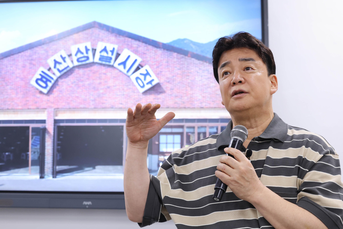 ▲백종원 대표가 더본코리아 ESG 상생프로젝트 예산 지역개발 간담회에서 발표하고 있다. (사진제공=더본코리아)