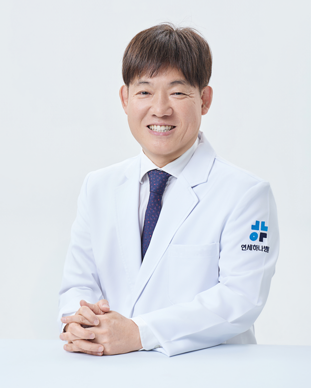 ▲연세하나병원 관절센터에 7월 1일부터 합류하는 김영호 원장. 고려대 의학박사 출신으로 세브란스병원과 삼성의료원 수련을 거쳐 국내 주요 관절전문병원에서 임상 경험을 쌓았다. (연세하나병원)