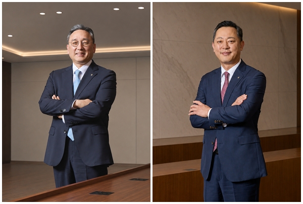 ▲30일 임시주주총회에서 선임된 NH투자증권 신재욱(왼쪽)·배광수 각자대표. (사진=NH투자증권)